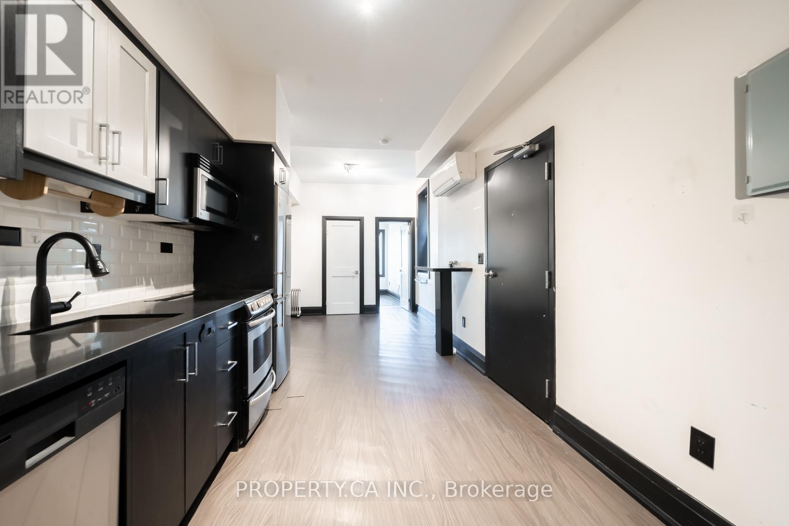 1 - 960 QUEEN STREET W, Toronto, Ontario