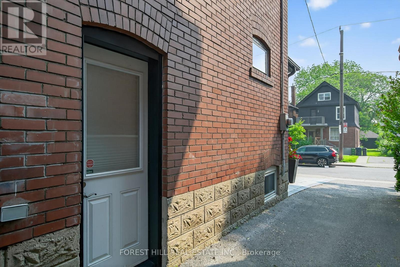 82 Pinewood Avenue, Toronto, Ontario  M6C 2V1 - Photo 35 - C12378429