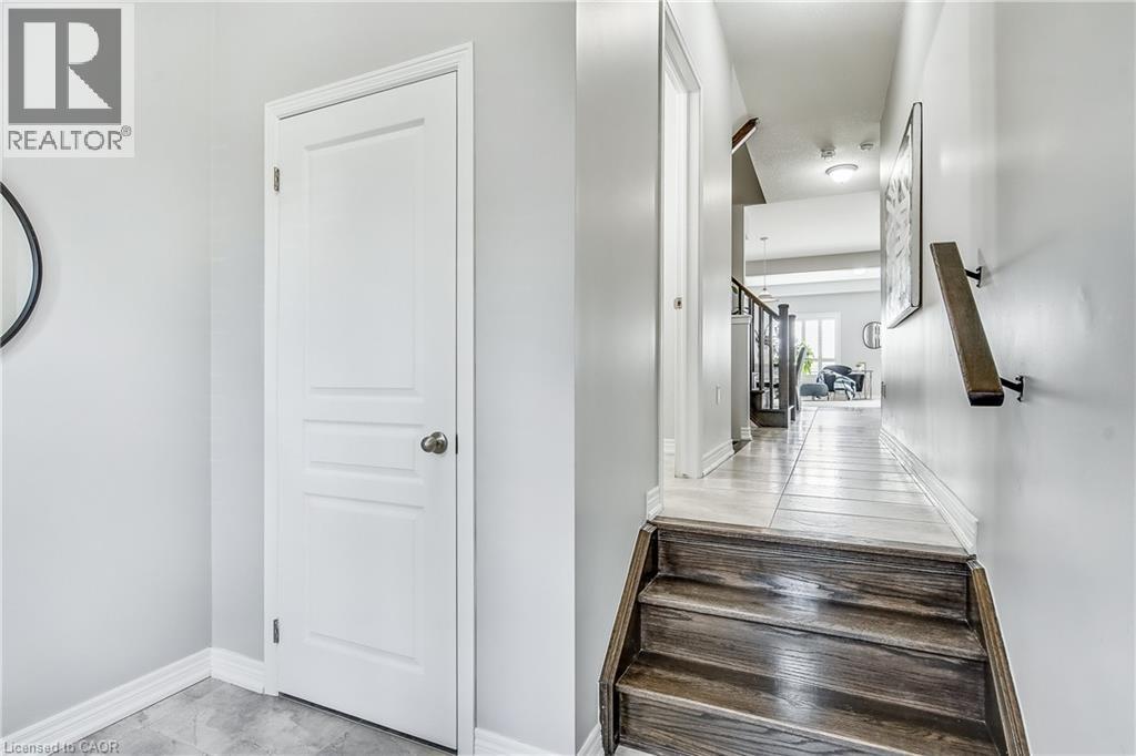 163 Lormont Boulevard, Stoney Creek, Ontario  L8J 0K2 - Photo 3 - 40765696