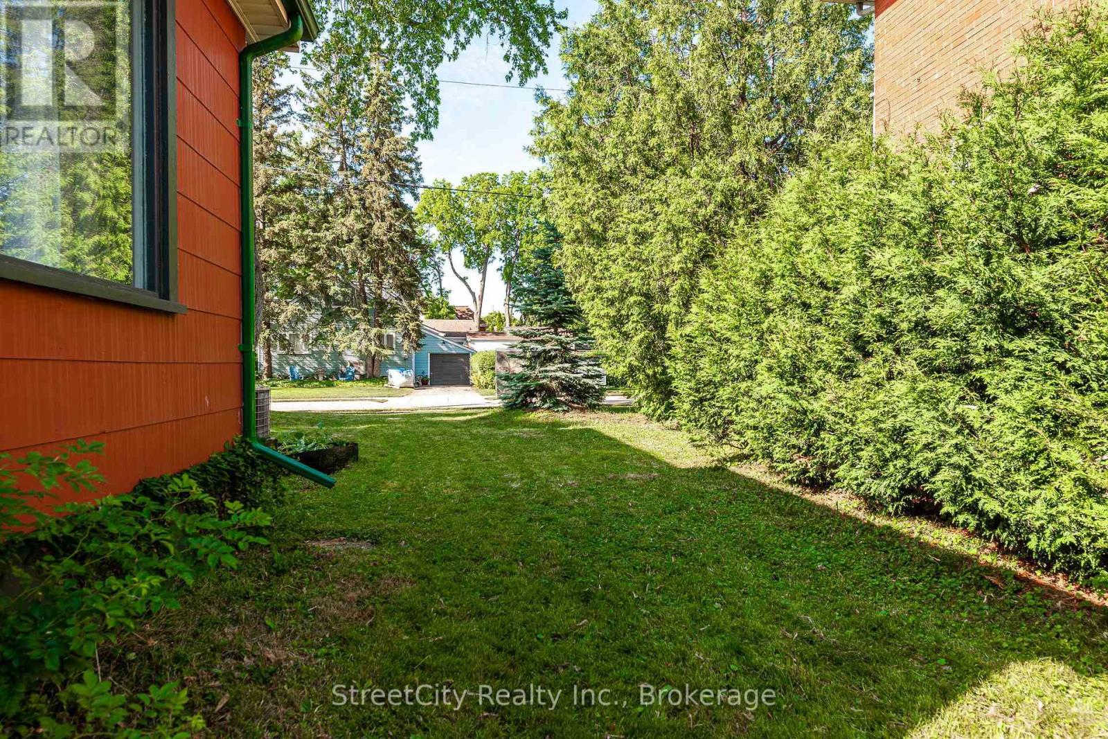 208 Birmingham Street, Stratford, Ontario  N5A 2T4 - Photo 31 - X12378469