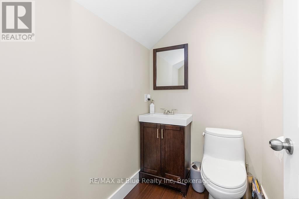147 Carmichael Crescent, Blue Mountains, Ontario  L9Y 0R2 - Photo 32 - X12378487