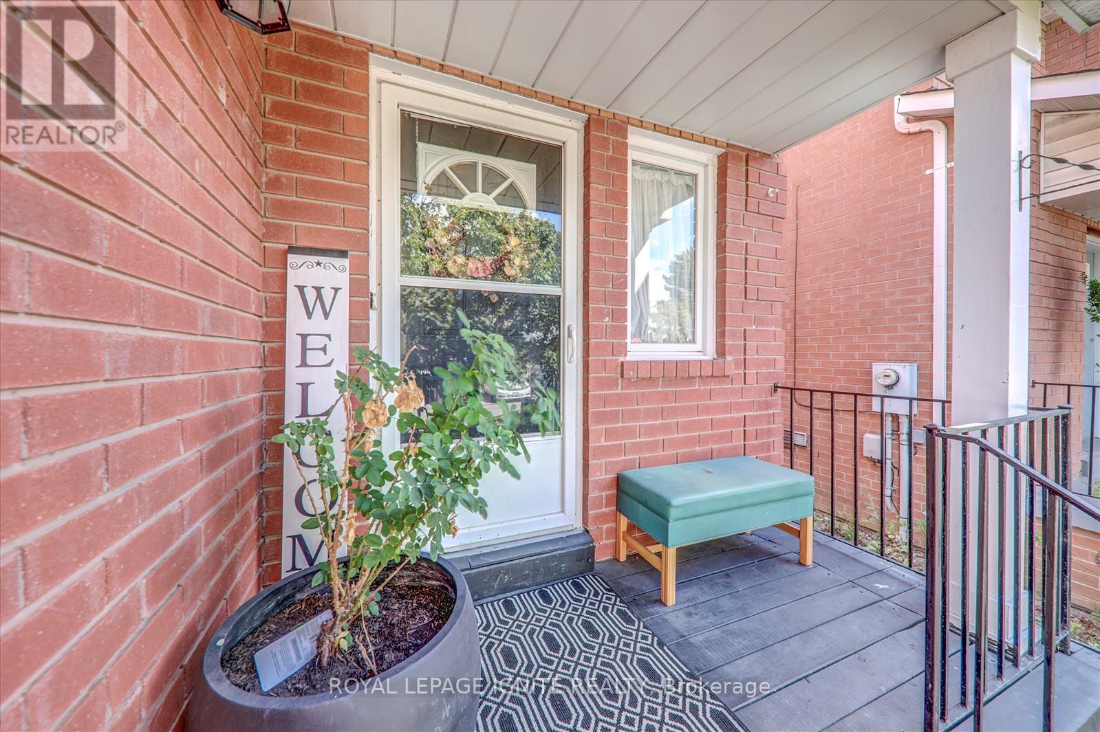 40 - 11 Arnold Estate Lane, Ajax, Ontario  L1S 7L6 - Photo 2 - E12378395