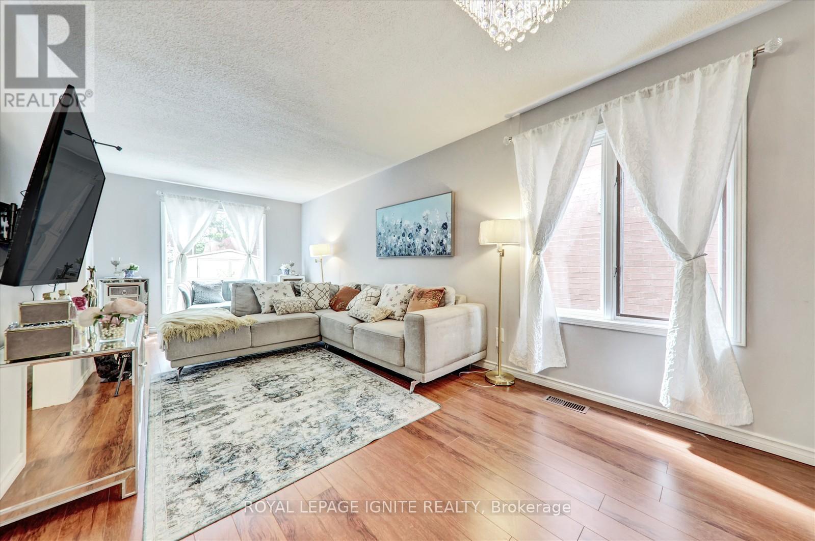 40 - 11 Arnold Estate Lane, Ajax, Ontario  L1S 7L6 - Photo 6 - E12378395
