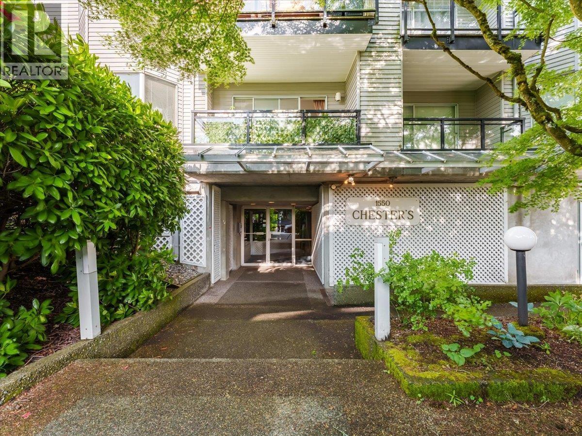 202 1550 CHESTERFIELD AVENUE, North Vancouver, British Columbia