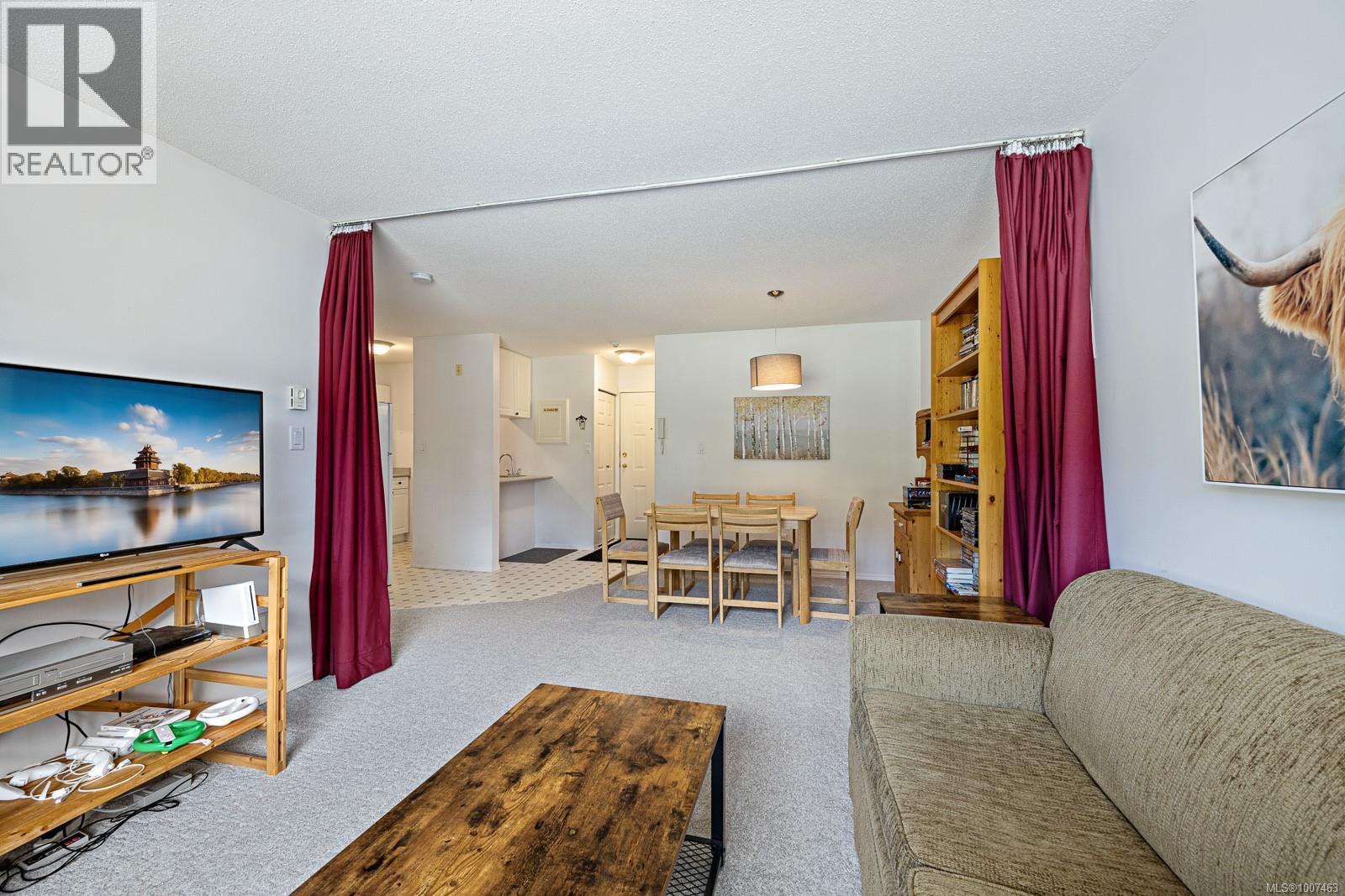 209 1105 Henry Rd, Courtenay, British Columbia  V9J 1L0 - Photo 2 - 1007463