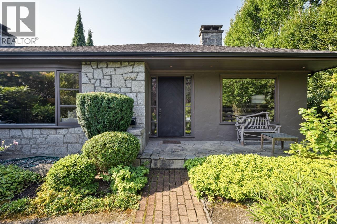 2533 WALLACE CRESCENT, Vancouver, British Columbia