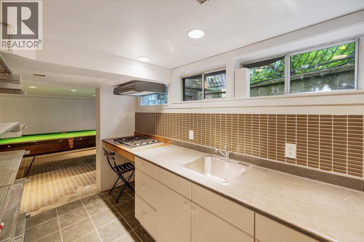 2533 Wallace Crescent, Vancouver, British Columbia  V6R 3V3 - Photo 27 - R3043049