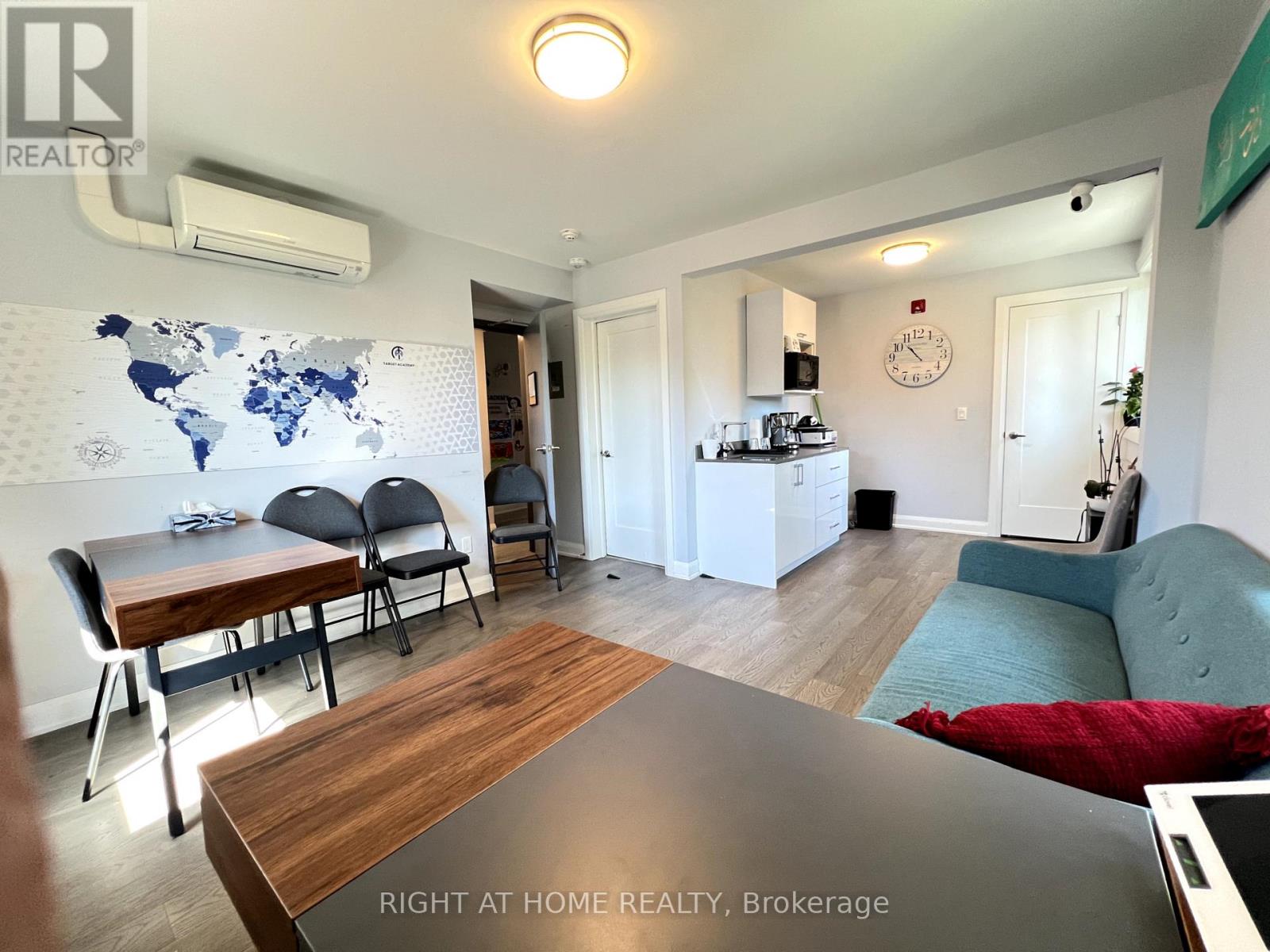 5 - 4 Church Street S, Richmond Hill, Ontario  L4C 1W2 - Photo 4 - N12378273