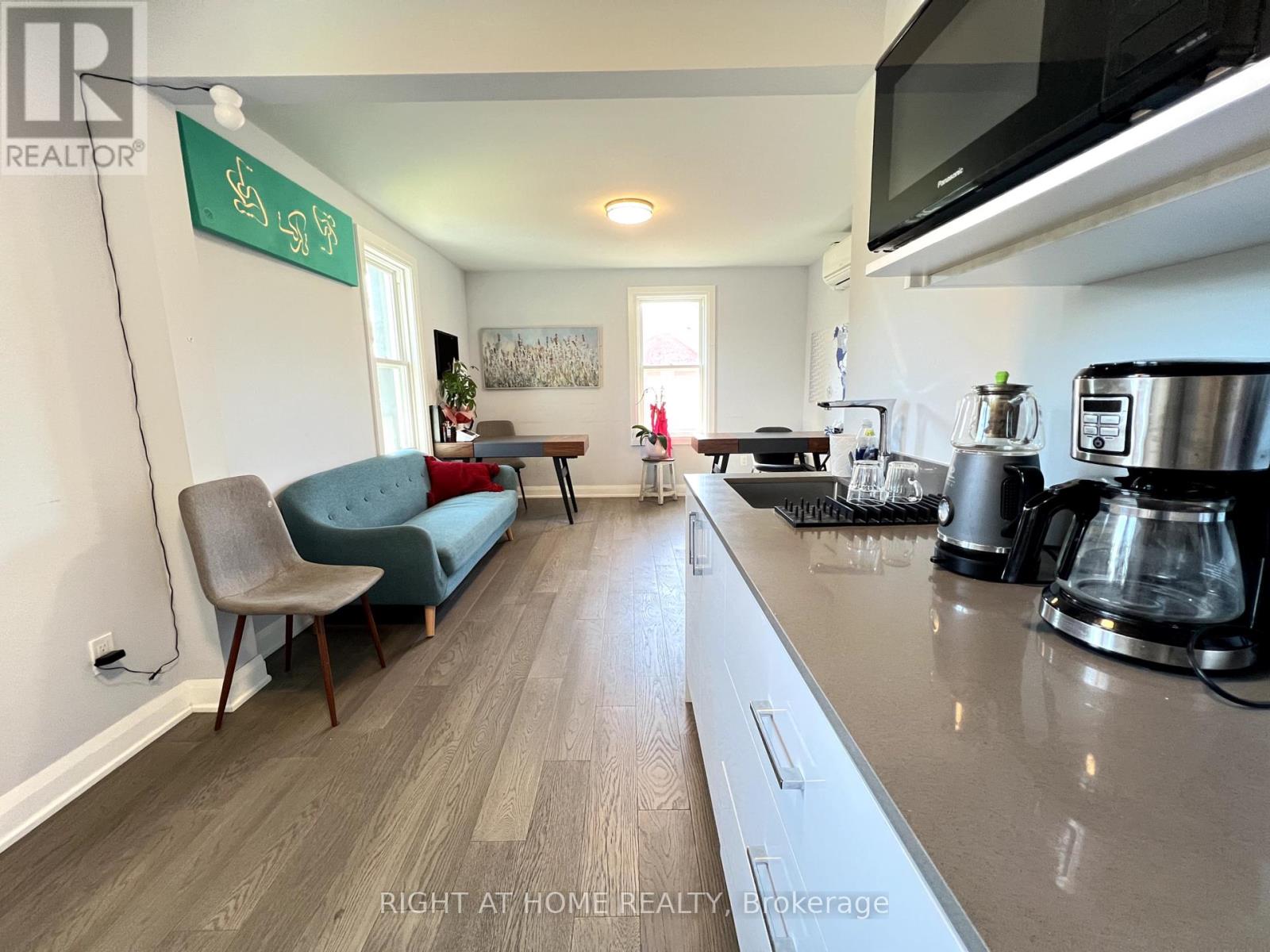 5 - 4 Church Street S, Richmond Hill, Ontario  L4C 1W2 - Photo 6 - N12378273