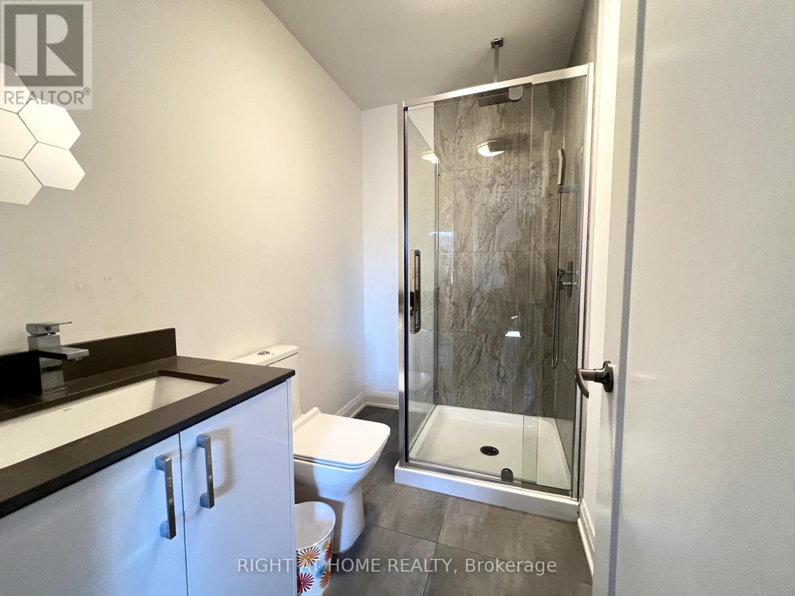 5 - 4 Church Street S, Richmond Hill, Ontario  L4C 1W2 - Photo 7 - N12378273