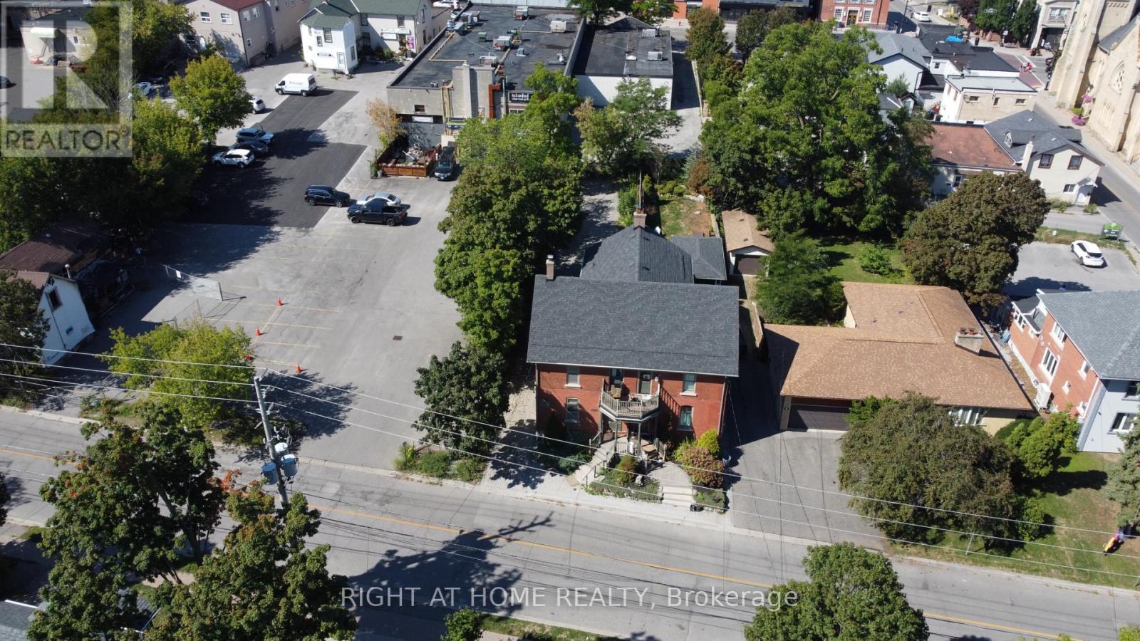 5 - 4 Church Street S, Richmond Hill, Ontario  L4C 1W2 - Photo 8 - N12378273