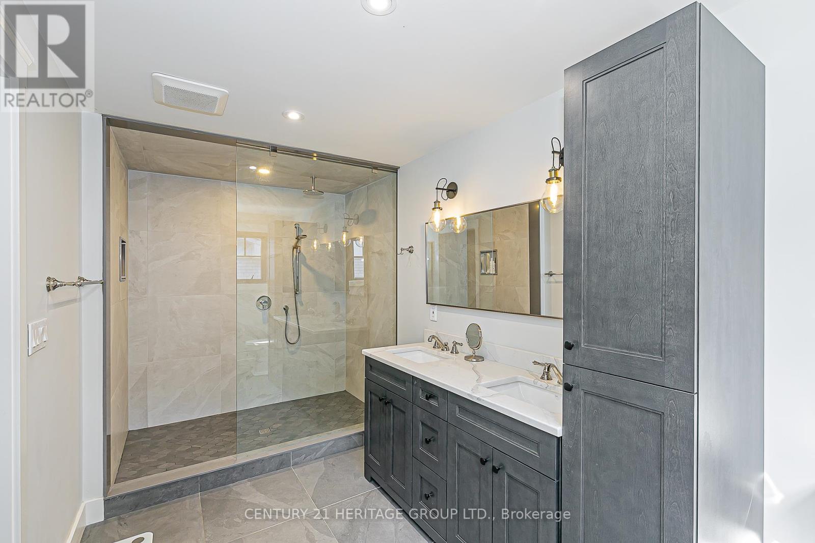 164 Park Avenue, Newmarket, Ontario  L3Y 1V1 - Photo 18 - N12378330
