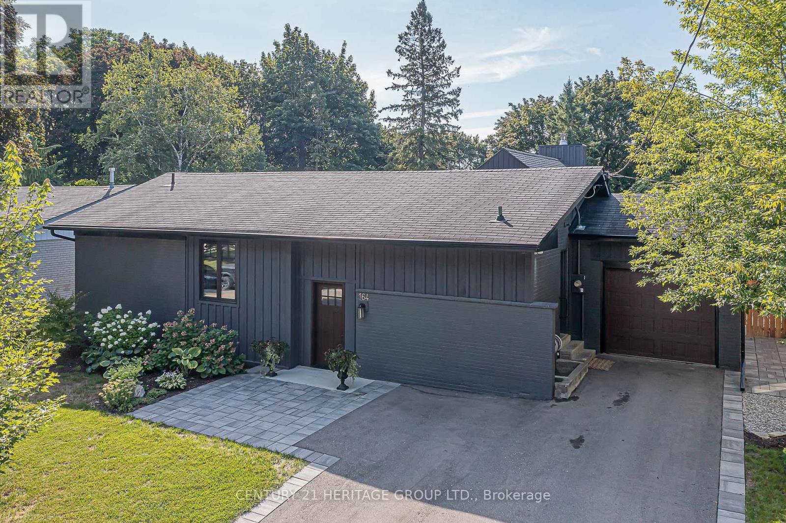 164 Park Avenue, Newmarket, Ontario  L3Y 1V1 - Photo 2 - N12378330