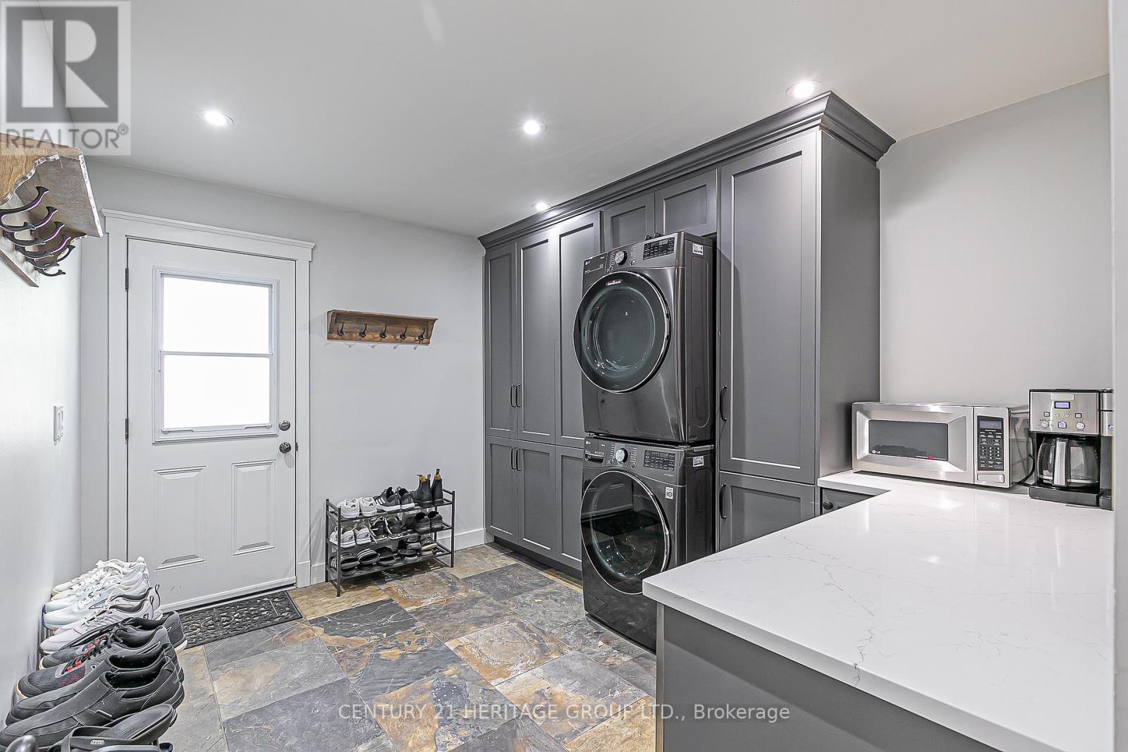164 Park Avenue, Newmarket, Ontario  L3Y 1V1 - Photo 22 - N12378330