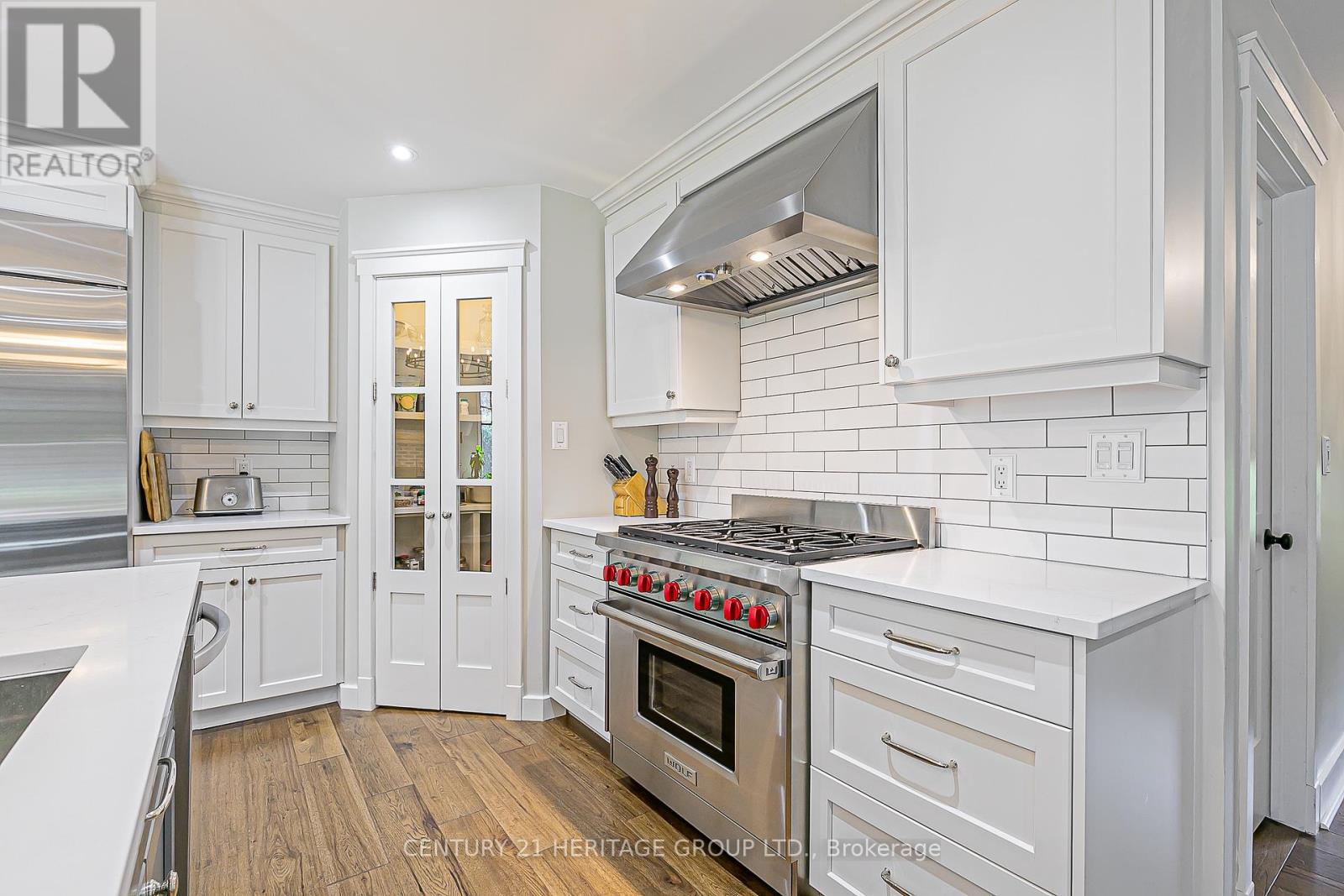 164 Park Avenue, Newmarket, Ontario  L3Y 1V1 - Photo 8 - N12378330