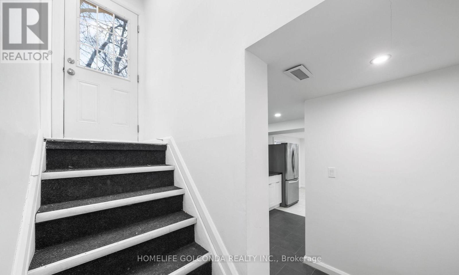 Basement - 122 Longford Drive, Newmarket, Ontario  L3Y 2Y5 - Photo 3 - N12378365