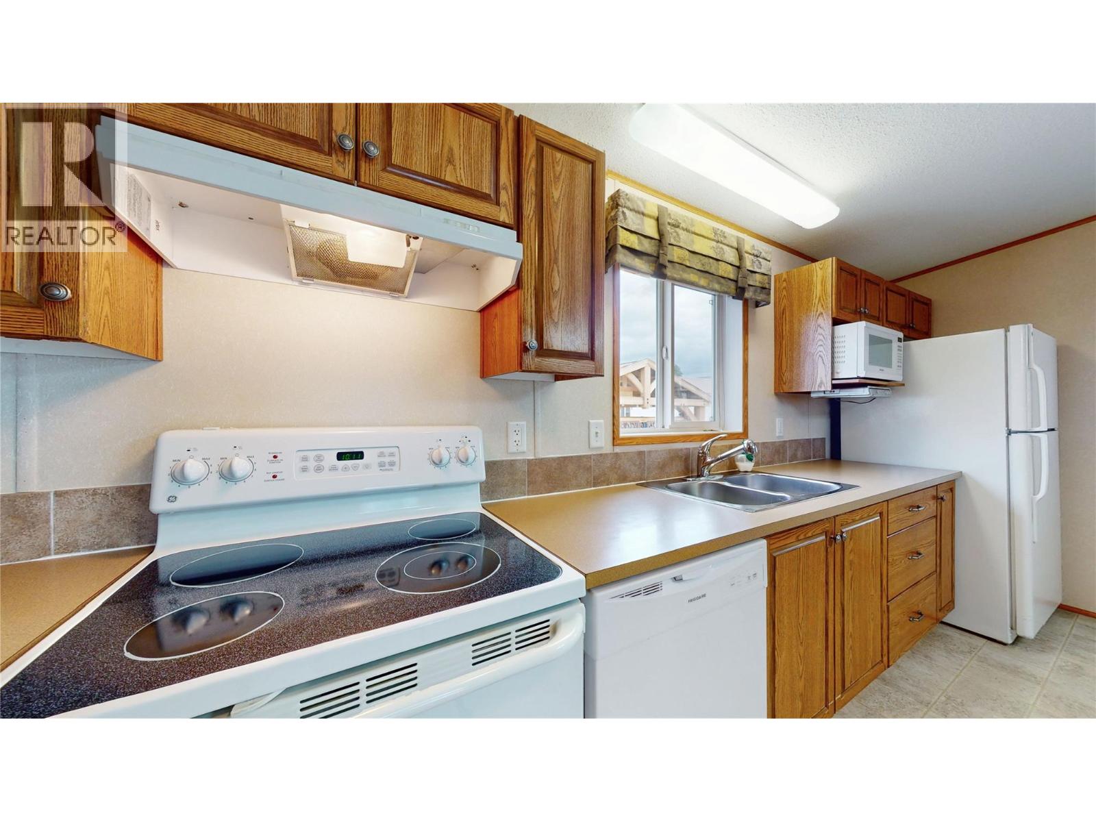 414 8th Avenue S, Cranbrook, British Columbia  V1C 2L2 - Photo 12 - 10361508