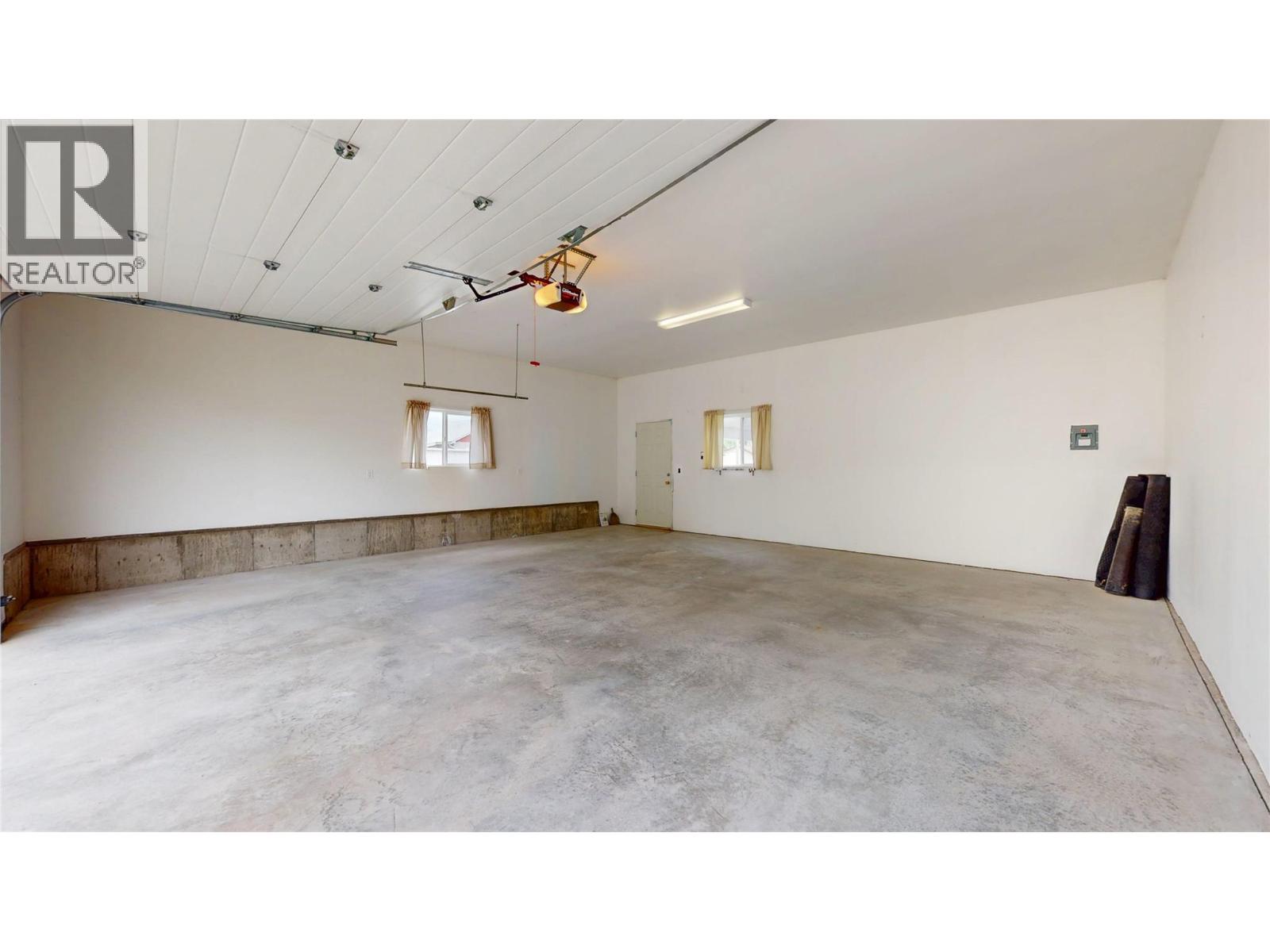 414 8th Avenue S, Cranbrook, British Columbia  V1C 2L2 - Photo 5 - 10361508