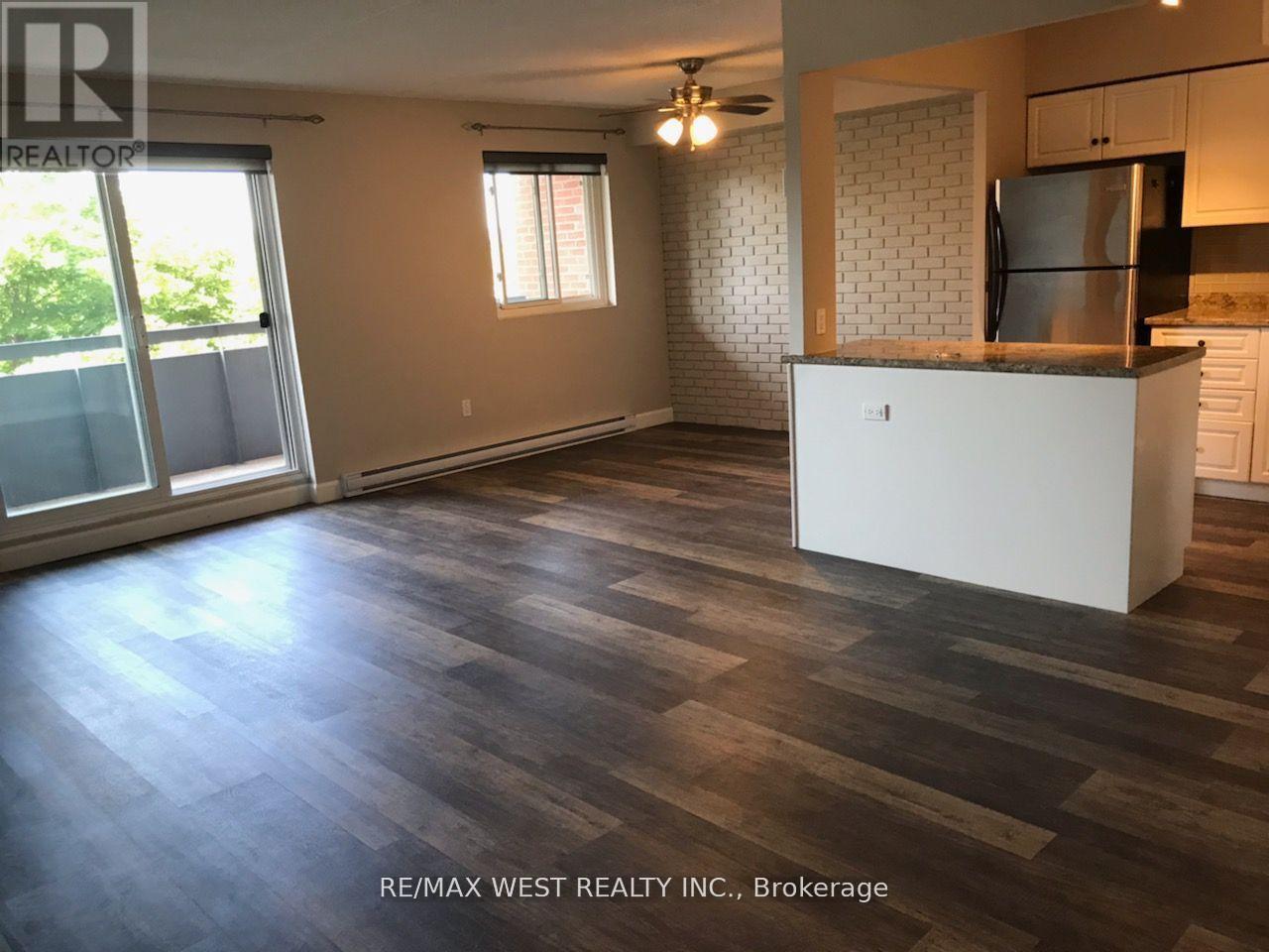 406 - 460 Ontario Street, Collingwood, Ontario  L9Y 4E5 - Photo 2 - S12378246