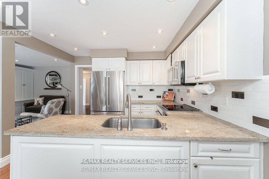 41 Christie Drive, Brampton, Ontario  L6Z 3J6 - Photo 17 - W12378319