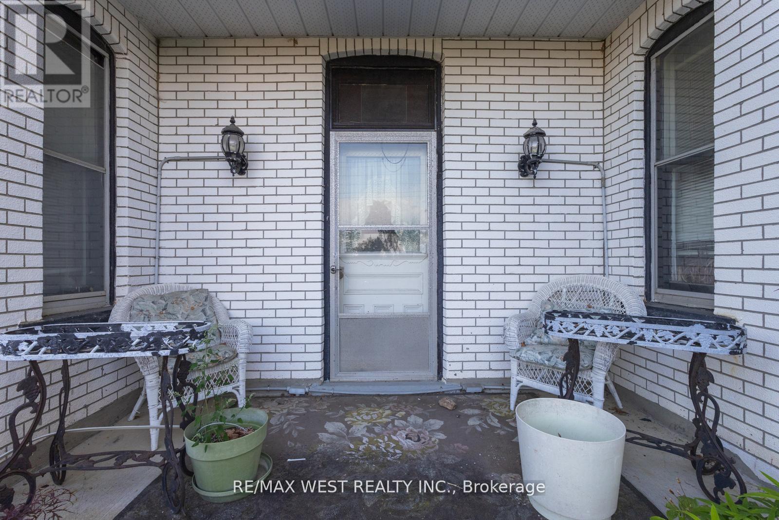 16086 Hurontario Street, Caledon, Ontario  L7C 2C5 - Photo 7 - W12378425