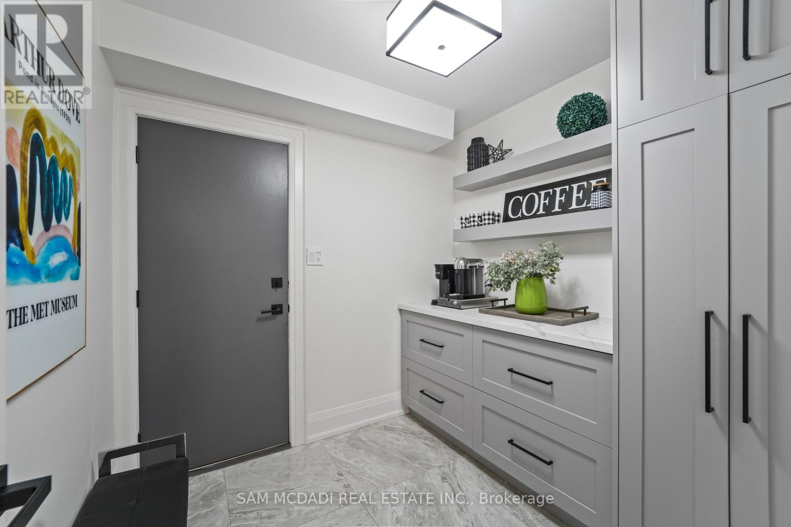 1117 Fleet Street, Mississauga (Sheridan), Ontario  L5H 3P4 - Photo 12 - W12378452