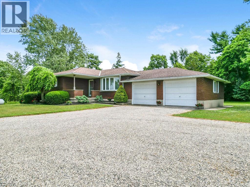 881 Kings Row, Dunnville, Ontario  N1A 2W8 - Photo 2 - 40752864