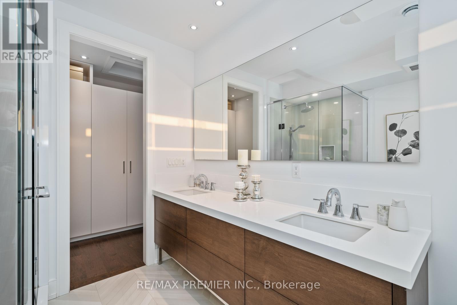 56a Bellman Avenue, Toronto, Ontario  M8W 4A4 - Photo 24 - W12378122