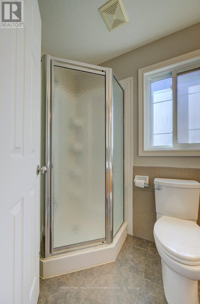404 Tealby Crescent, Waterloo, Ontario  N2J 4Y8 - Photo 28 - X12378292