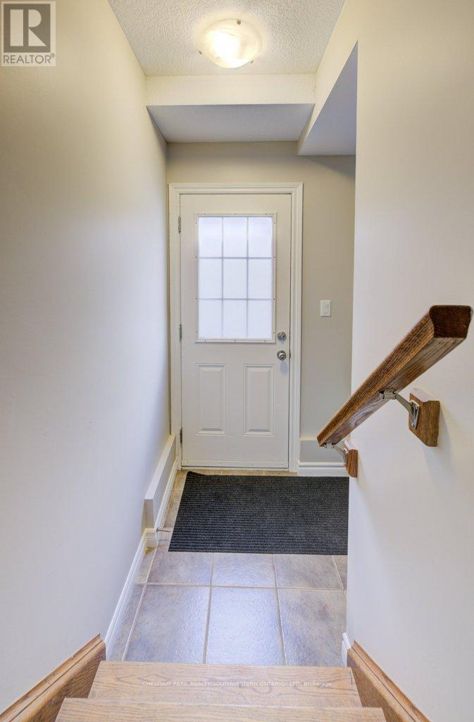 404 Tealby Crescent, Waterloo, Ontario  N2J 4Y8 - Photo 29 - X12378292