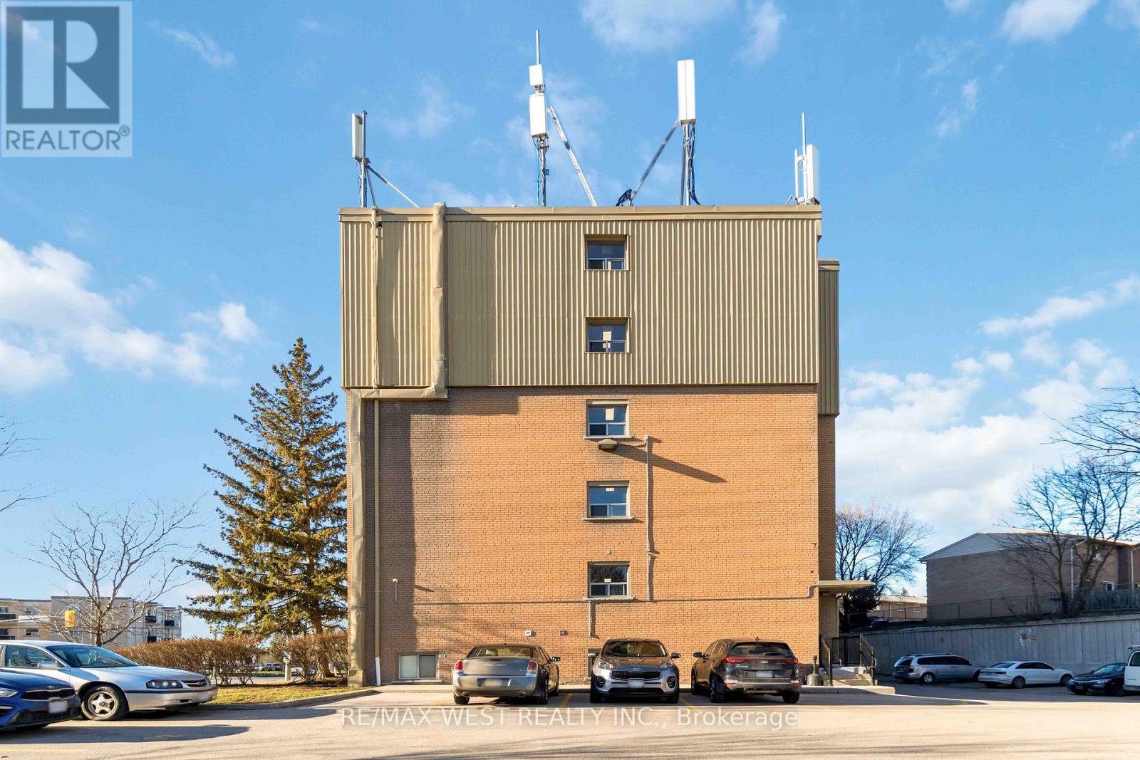 90 - 283 Fairway Road N, Kitchener, Ontario  N2A 2P1 - Photo 7 - X12378413