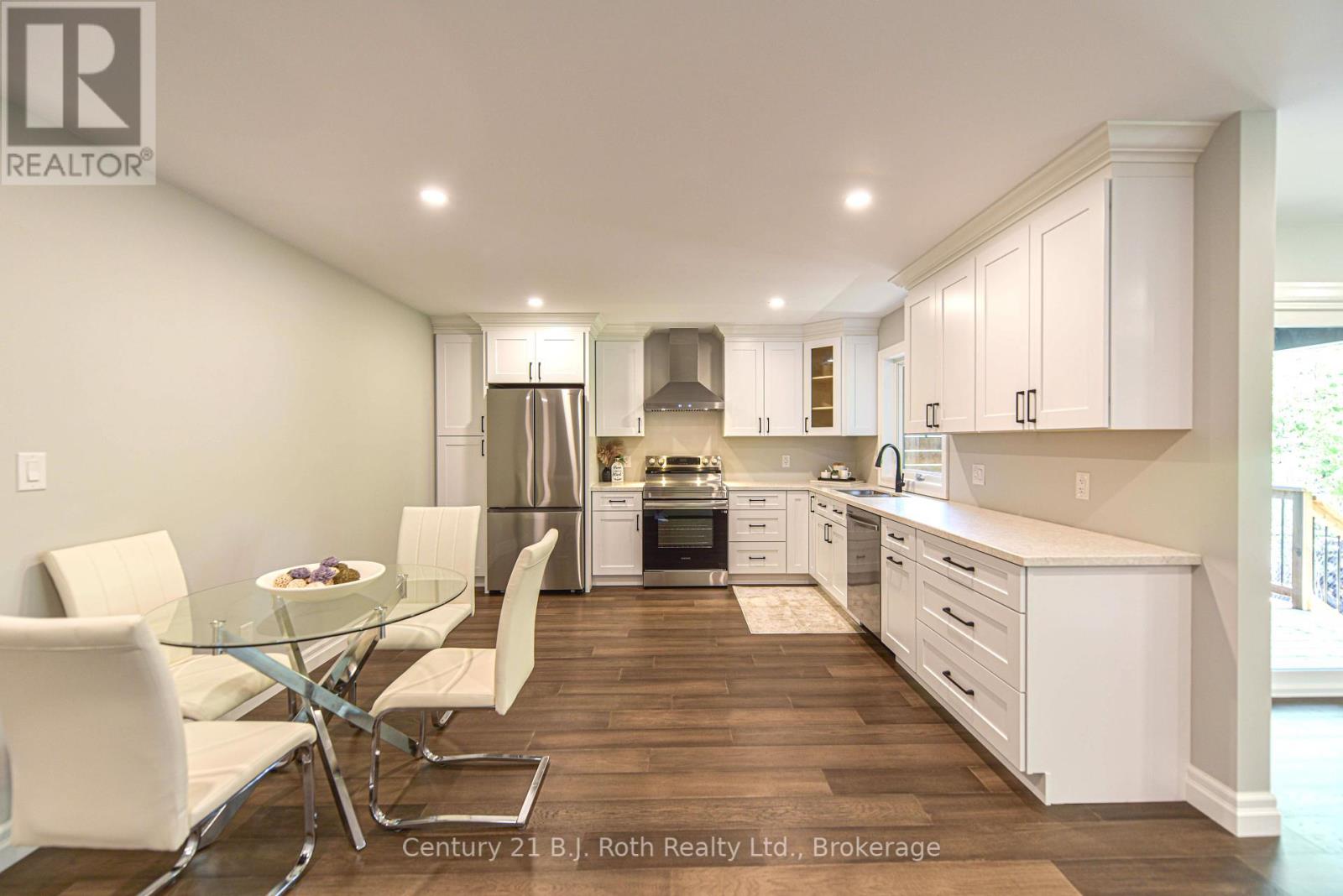 3324 Bramshott Avenue, Severn, Ontario  L3V 0V9 - Photo 15 - S12378554