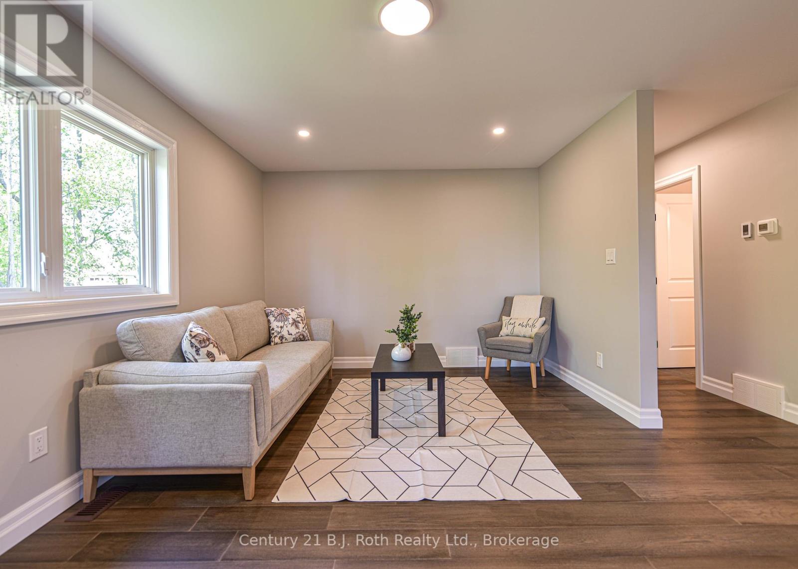 3324 Bramshott Avenue, Severn, Ontario  L3V 0V9 - Photo 24 - S12378554