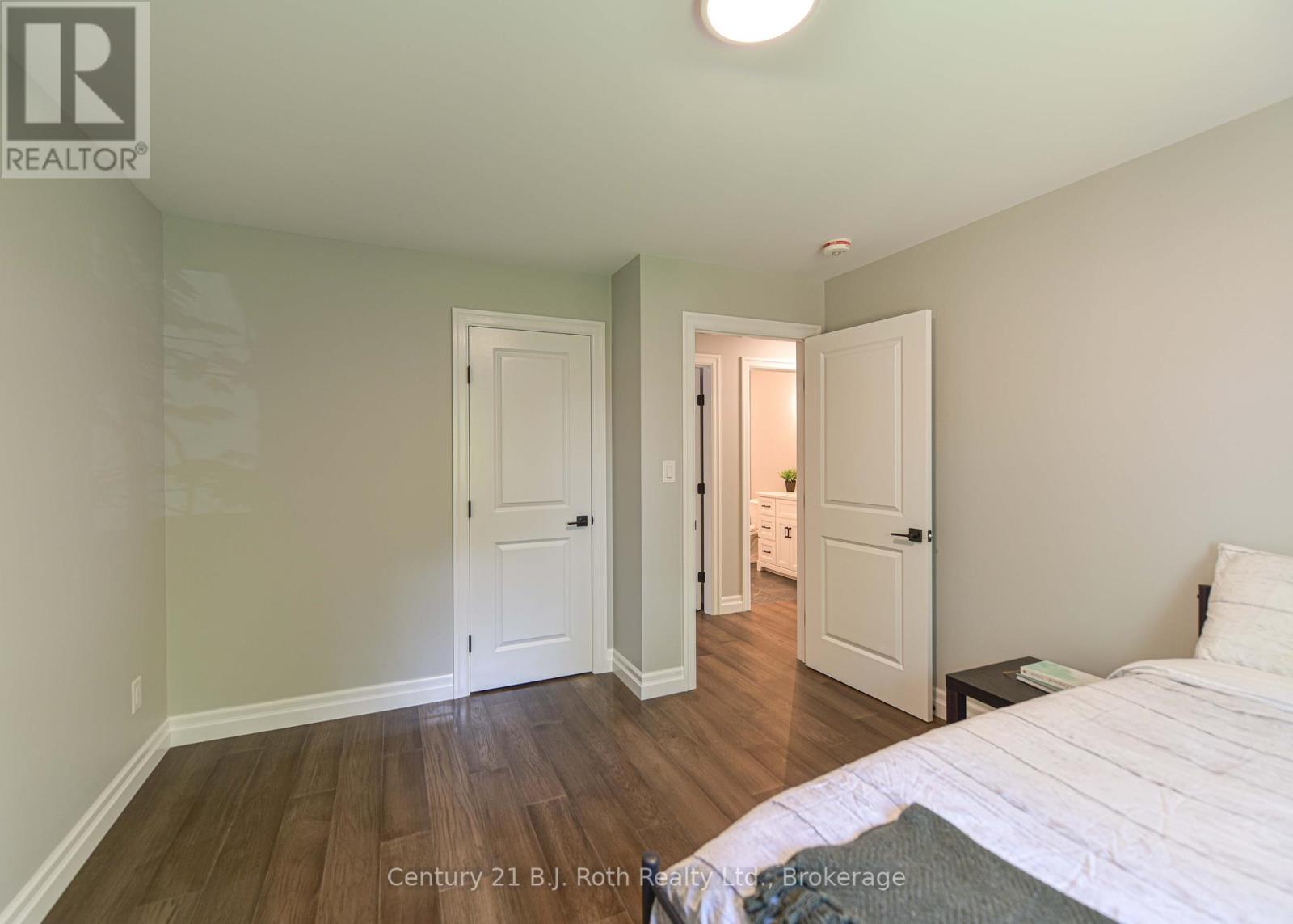 3324 Bramshott Avenue, Severn, Ontario  L3V 0V9 - Photo 33 - S12378554