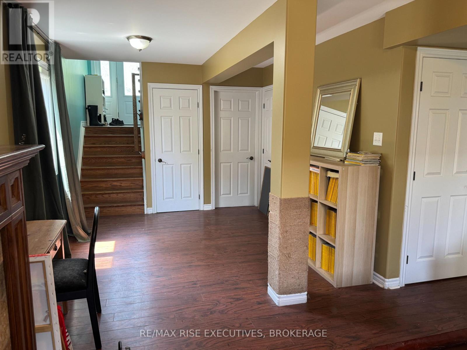 211 Oak Street, Gananoque, Ontario  K7G 2R5 - Photo 12 - X12378660