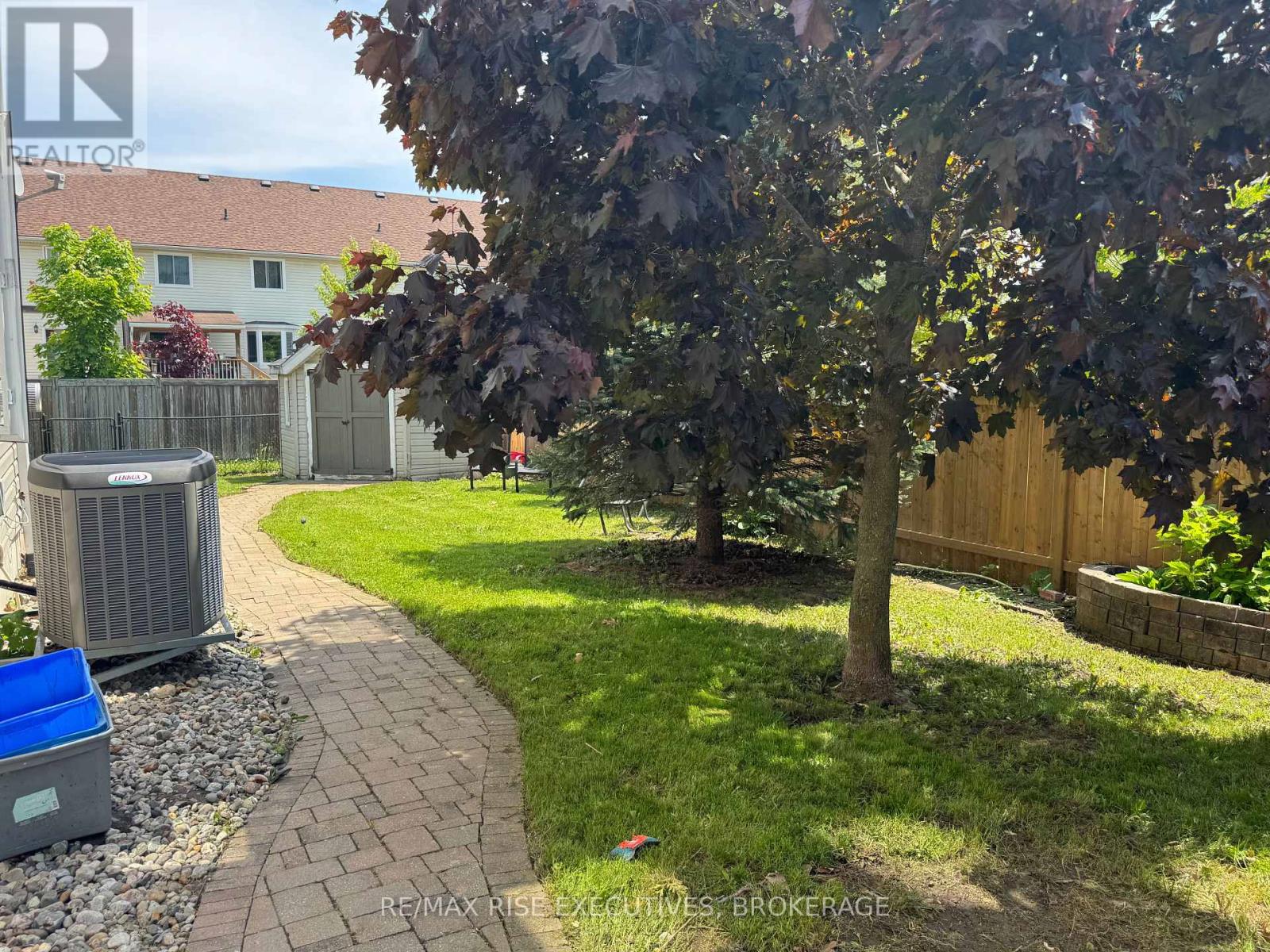 211 Oak Street, Gananoque, Ontario  K7G 2R5 - Photo 3 - X12378660