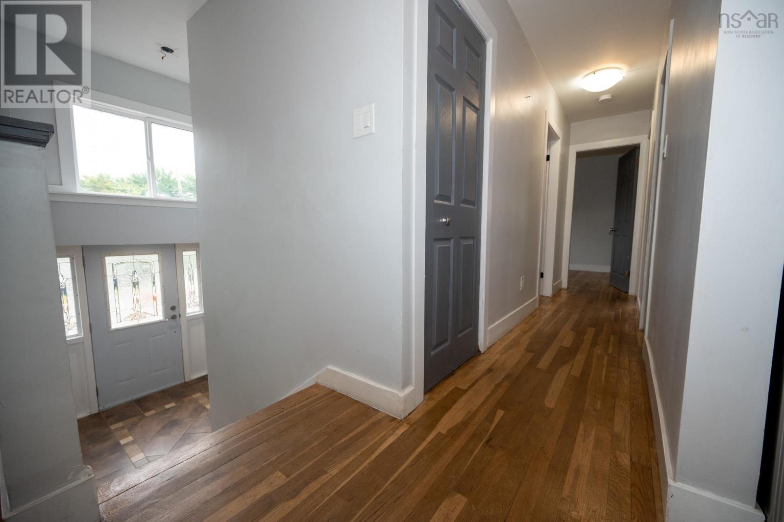 Property at 139 Evans Avenue image 4