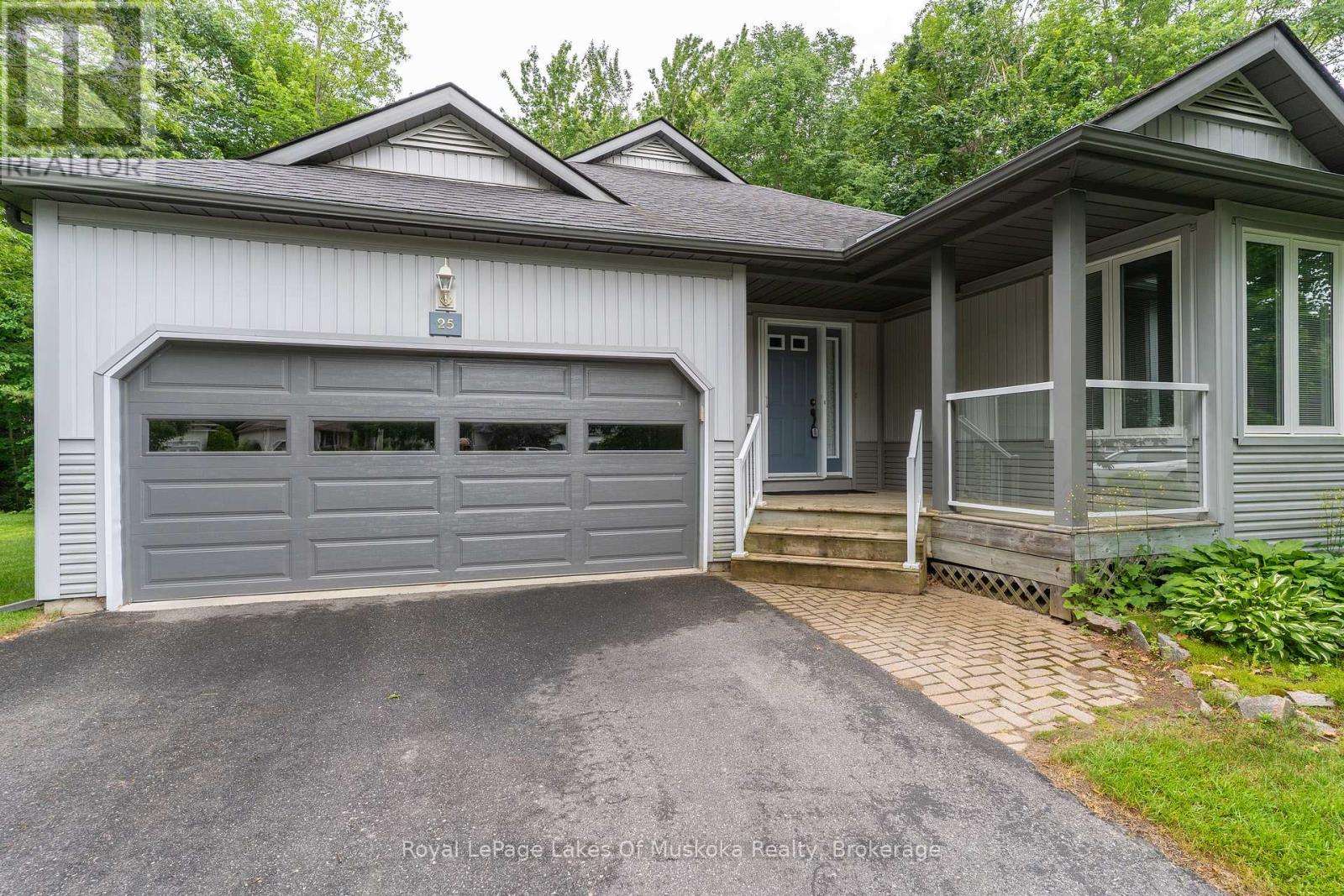 25 Stonehedge Close, Gravenhurst, Ontario  P1P 1Y7 - Photo 2 - X12378586