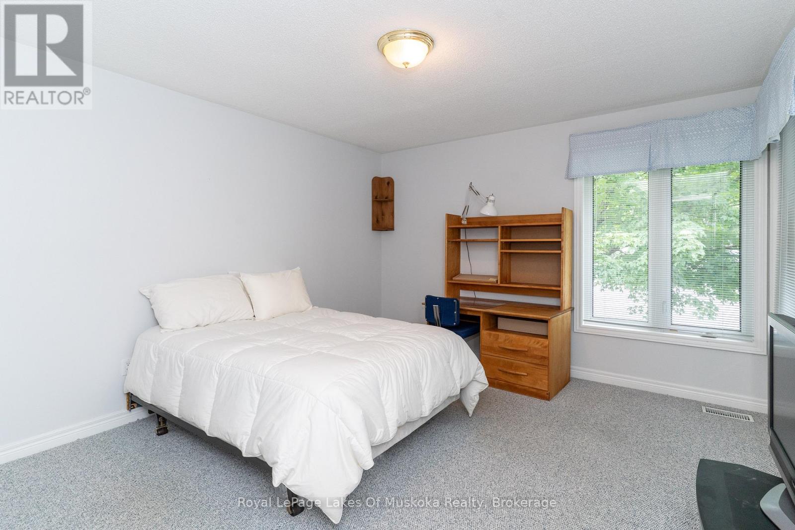 25 Stonehedge Close, Gravenhurst, Ontario  P1P 1Y7 - Photo 27 - X12378586