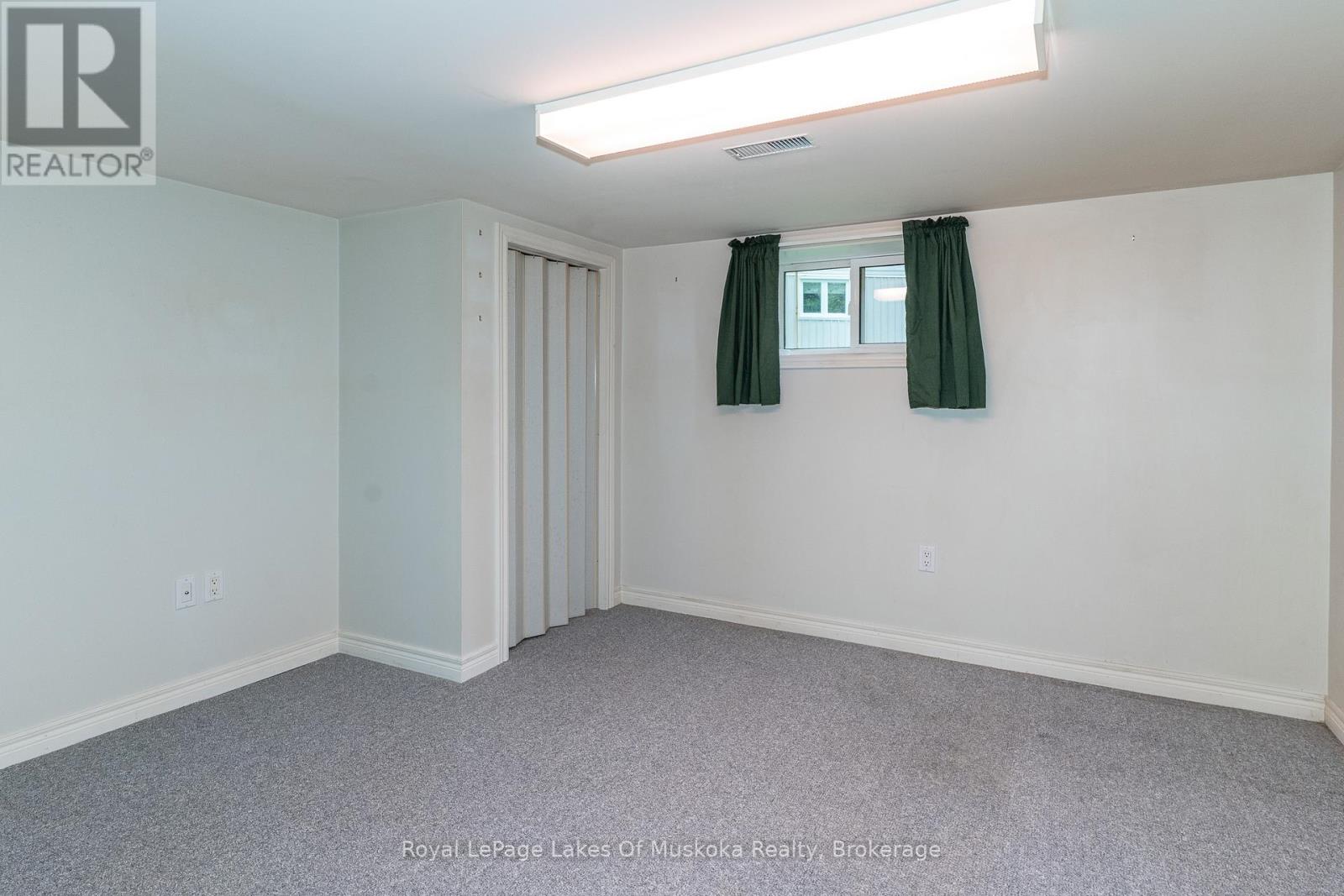 25 Stonehedge Close, Gravenhurst, Ontario  P1P 1Y7 - Photo 32 - X12378586