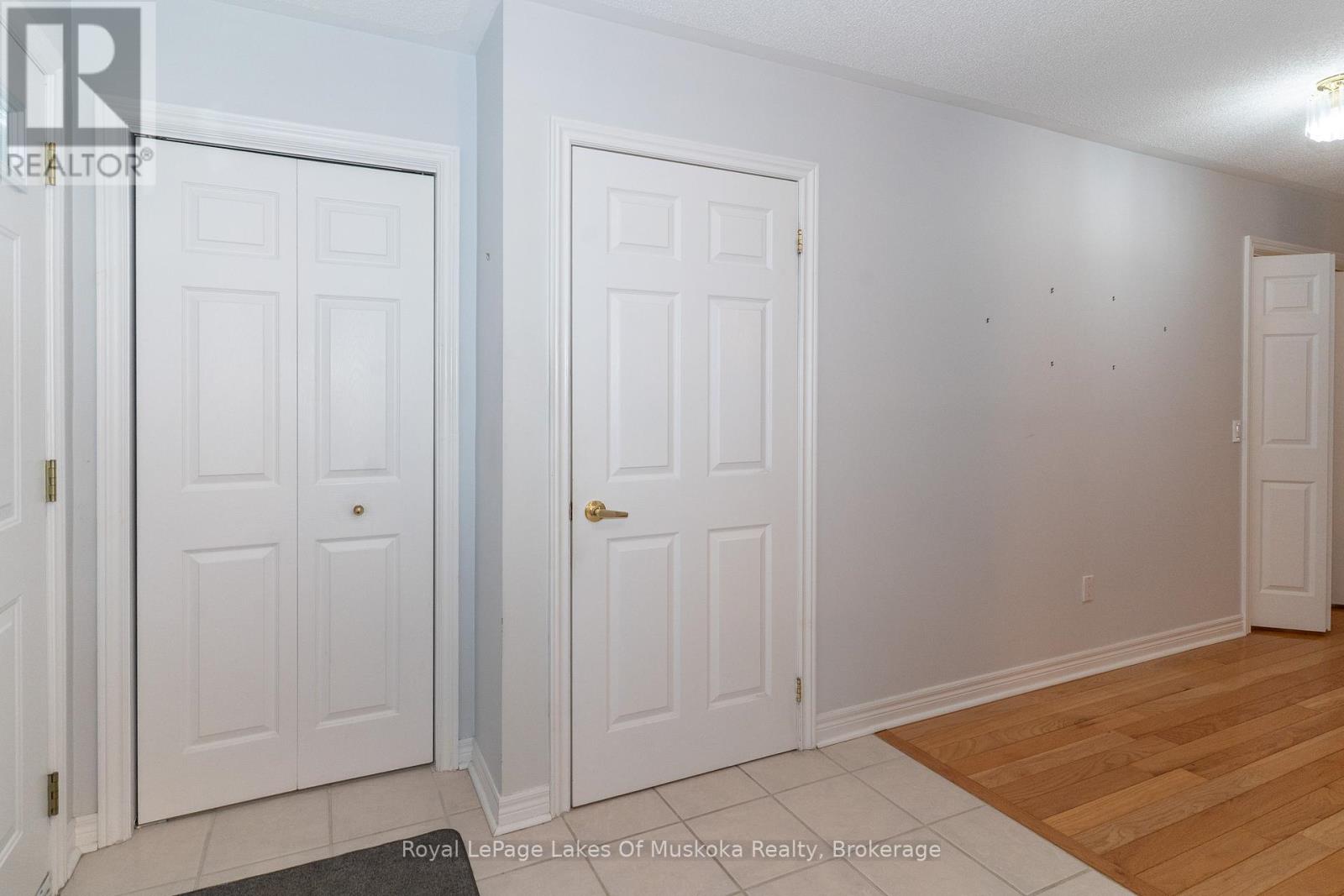 25 Stonehedge Close, Gravenhurst, Ontario  P1P 1Y7 - Photo 4 - X12378586