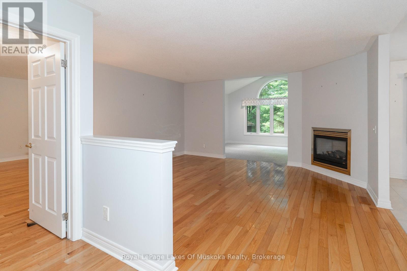 25 Stonehedge Close, Gravenhurst, Ontario  P1P 1Y7 - Photo 8 - X12378586