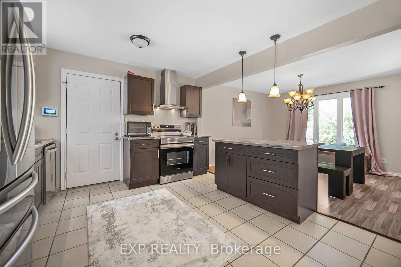 71 Parry Drive, Chatham-Kent, Ontario  N7L 2J1 - Photo 8 - X12378549