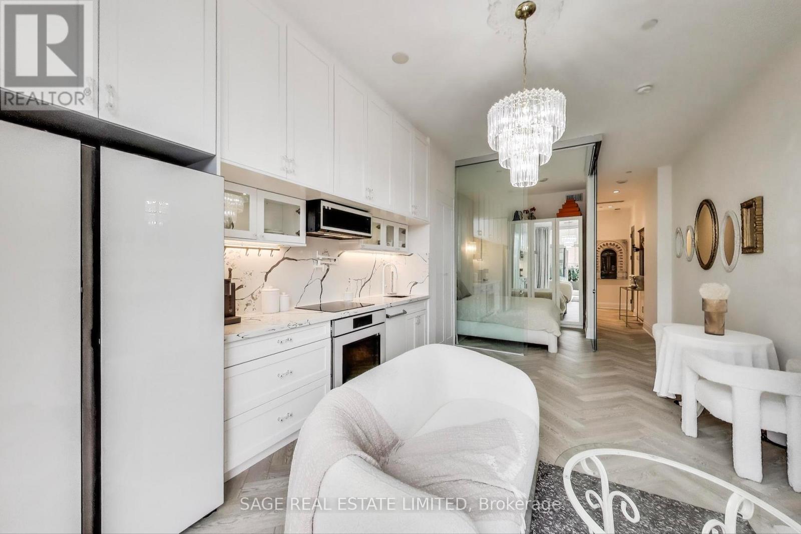 320 - 155 Yorkville Avenue, Toronto (Annex), Ontario  M5R 0B4 - Photo 6 - C12378485