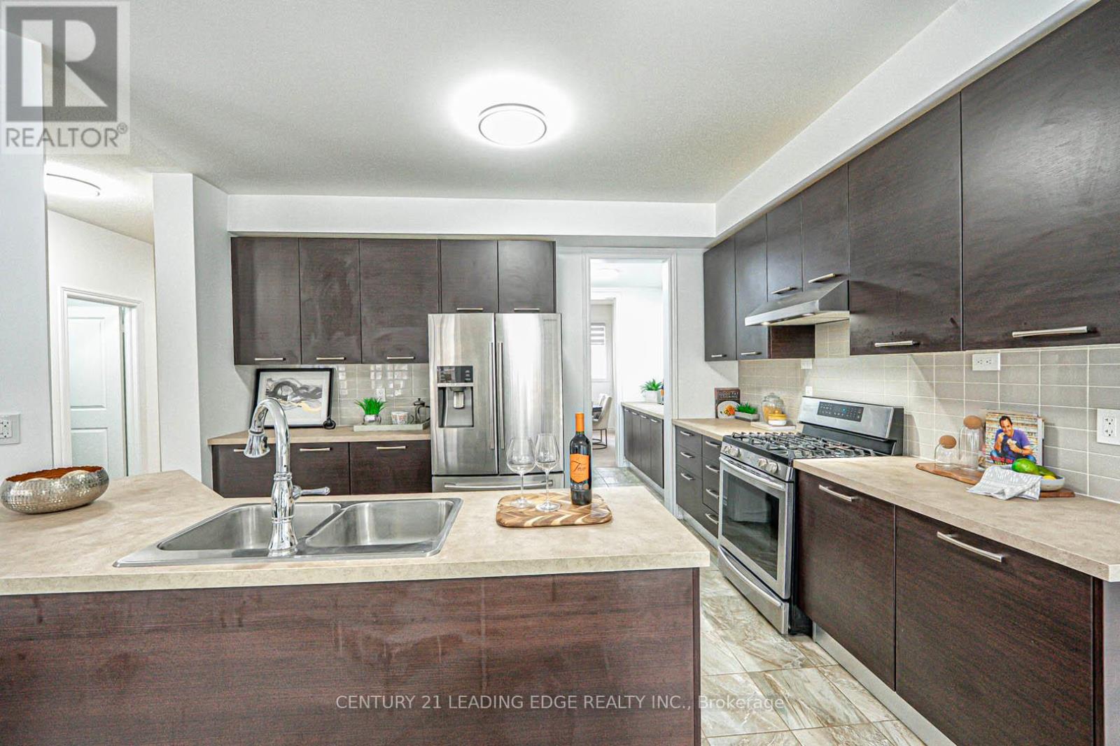 87 Ridge Gate Crescent, East Gwillimbury (Mt Albert), Ontario  L0G 1M0 - Photo 18 - N12378474