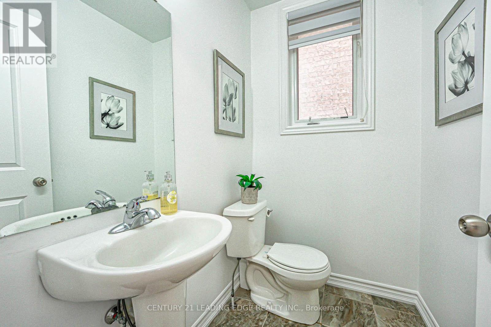 87 Ridge Gate Crescent, East Gwillimbury (Mt Albert), Ontario  L0G 1M0 - Photo 23 - N12378474