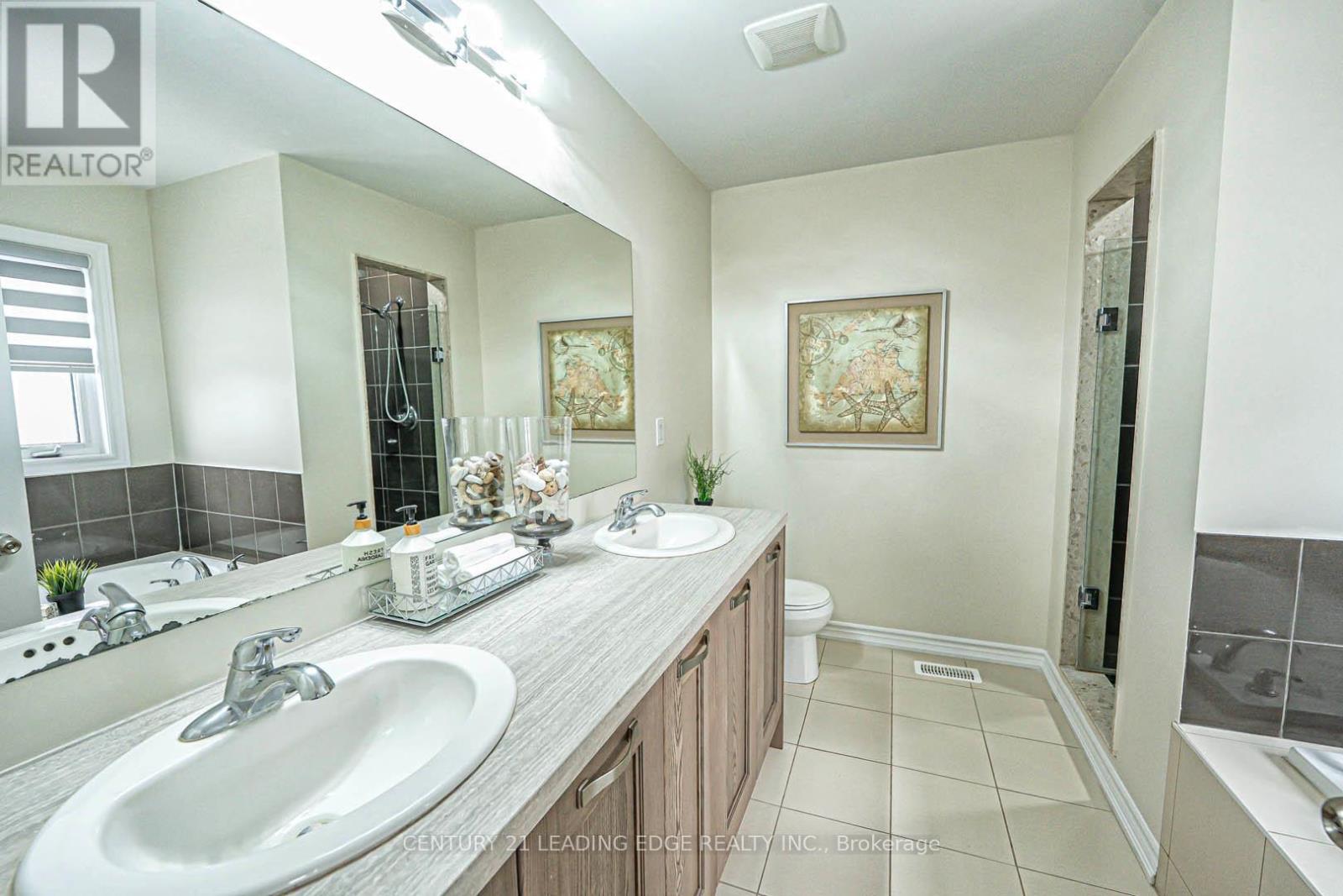 87 Ridge Gate Crescent, East Gwillimbury (Mt Albert), Ontario  L0G 1M0 - Photo 26 - N12378474
