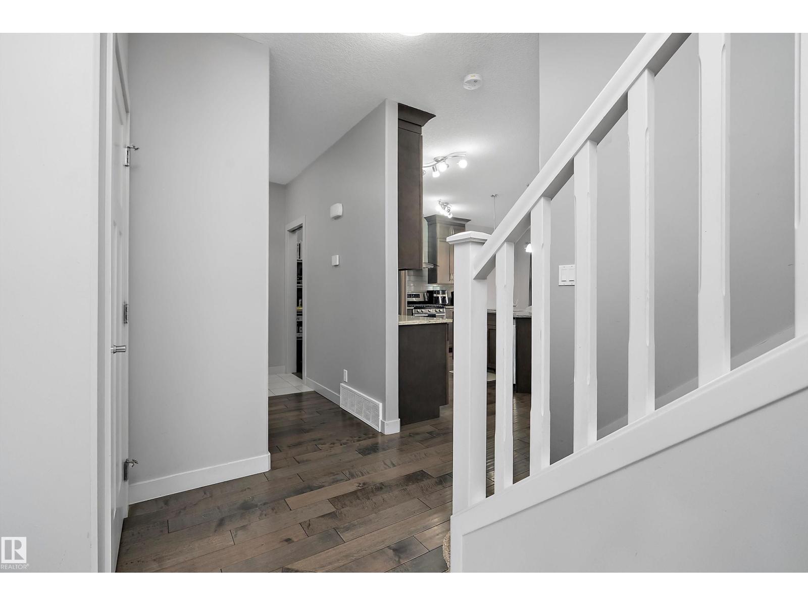 9852 224 Street Nw, Edmonton, Alberta  T5T 7C2 - Photo 3 - E4455870