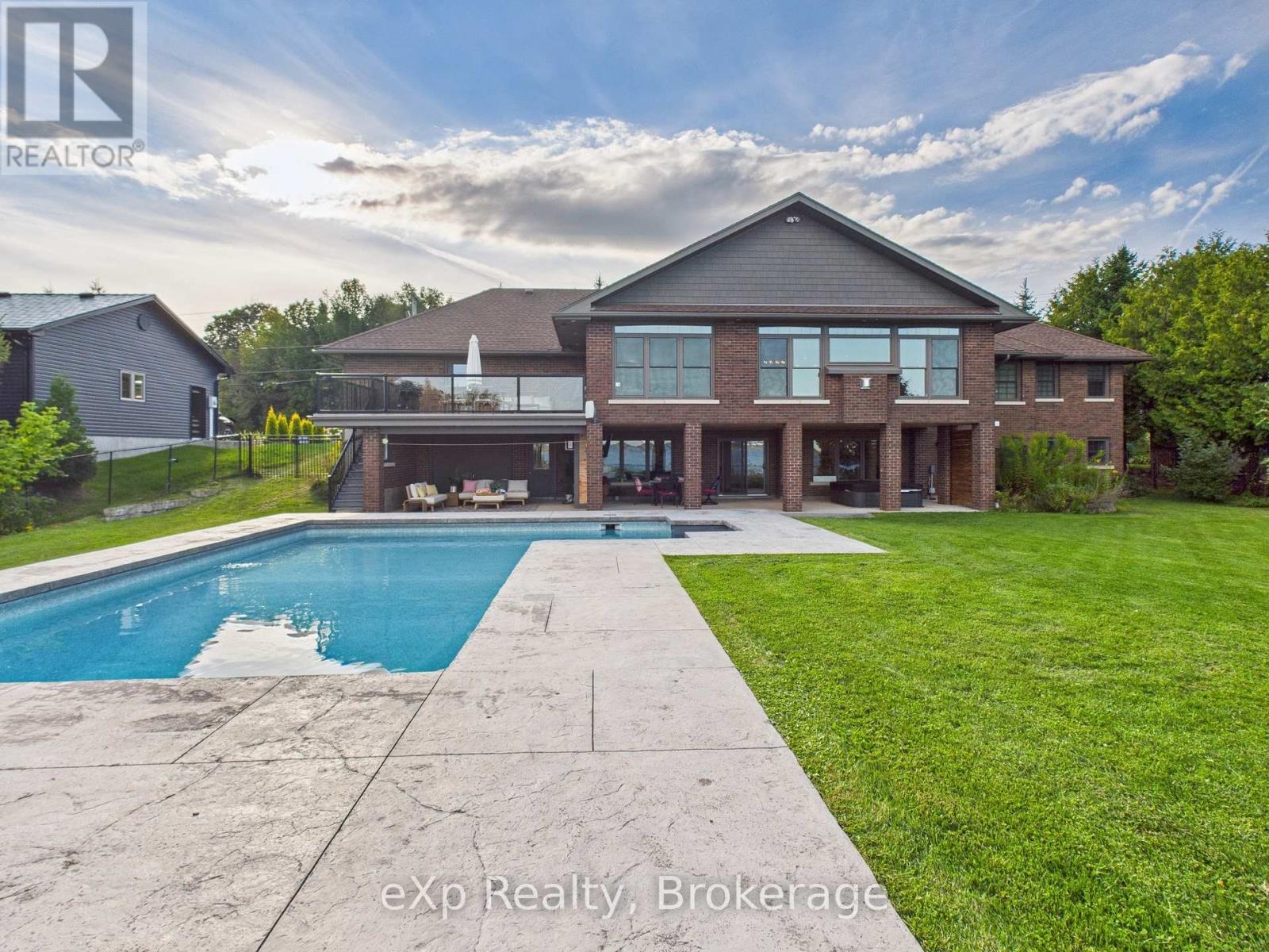 197 Balmy Beach Road, Georgian Bluffs, Ontario  N4K 5N4 - Photo 4 - X12378633