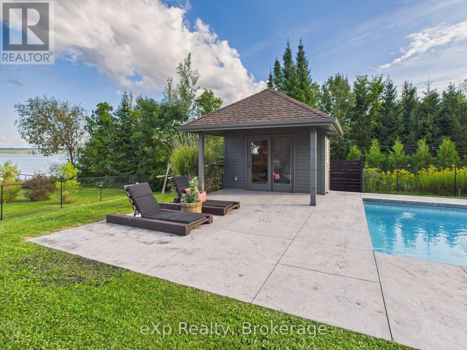 197 Balmy Beach Road, Georgian Bluffs, Ontario  N4K 5N4 - Photo 8 - X12378633